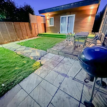 הנדון Stunning Studio Garden House - Free Wifi & Parking מראה חיצוני תמונה