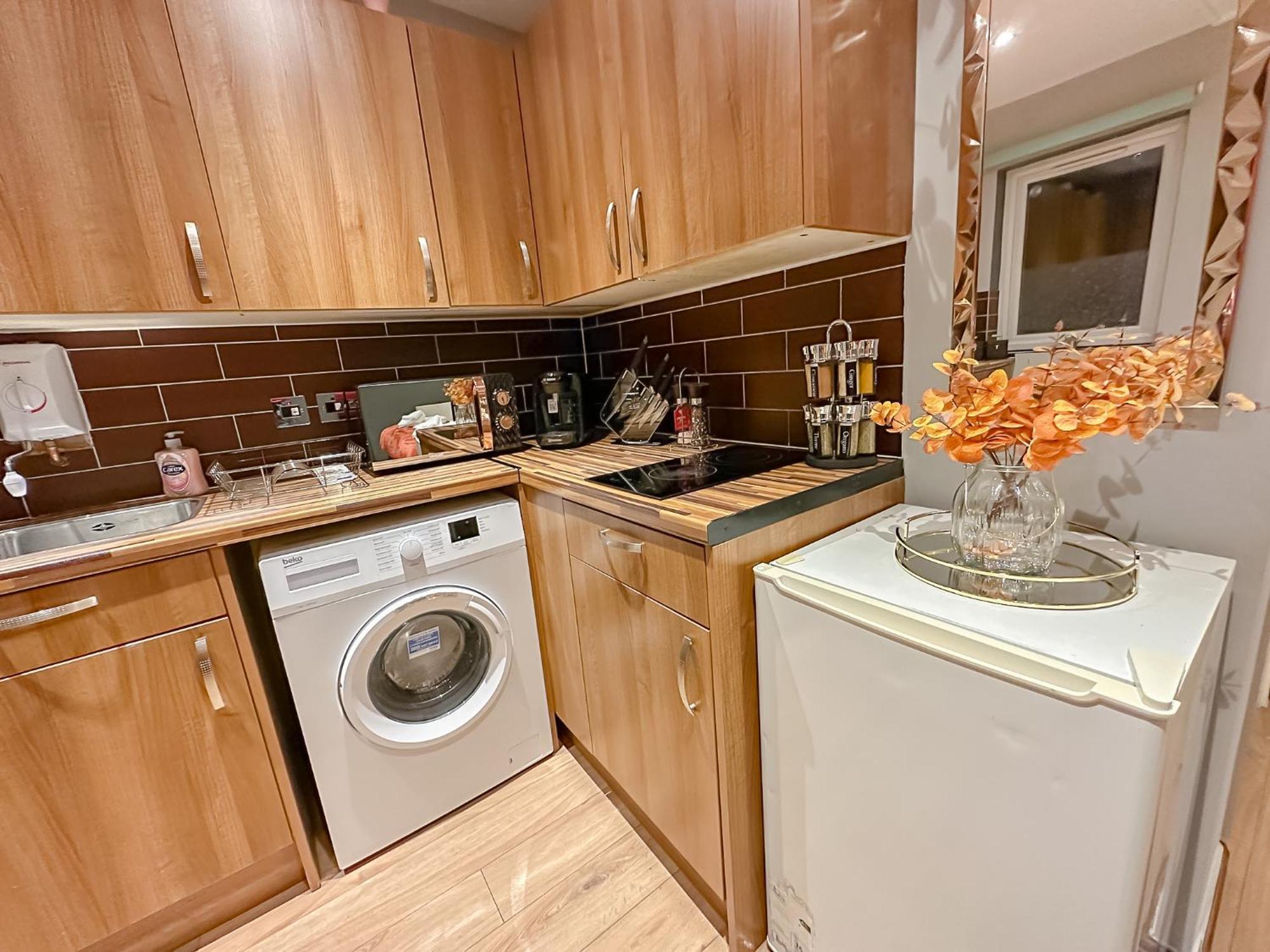 הנדון Stunning Studio Garden House - Free Wifi & Parking מראה חיצוני תמונה